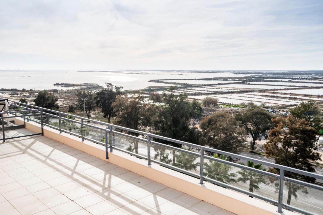 Oceanfront: Luxury Spectacular Sea Views And Pool Appartement Olhão