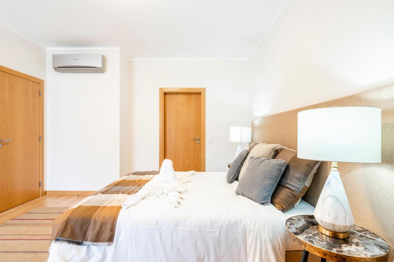 Oceanfront: Luxury Spectacular Sea Views And Pool Appartement Olhão