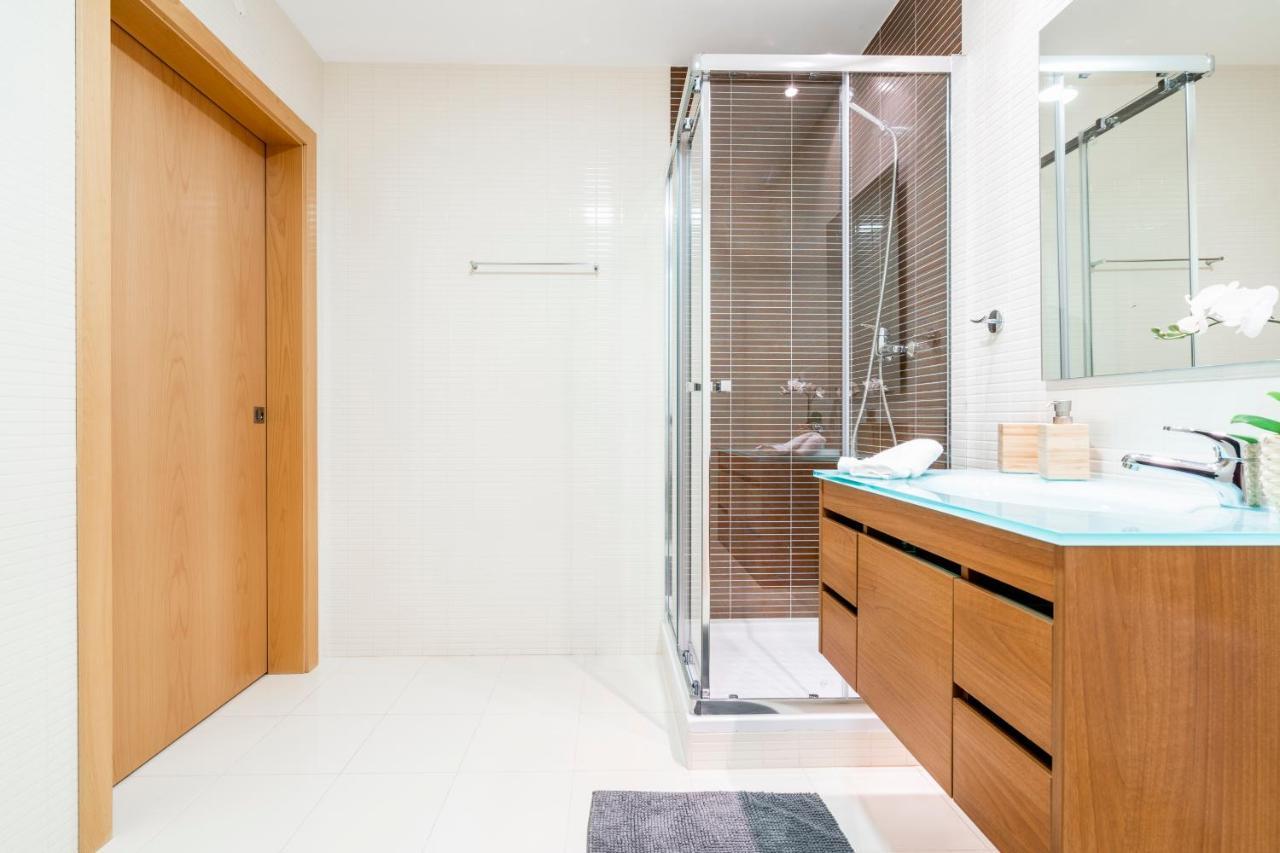 Oceanfront: Luxury Spectacular Sea Views And Pool Appartement Olhão